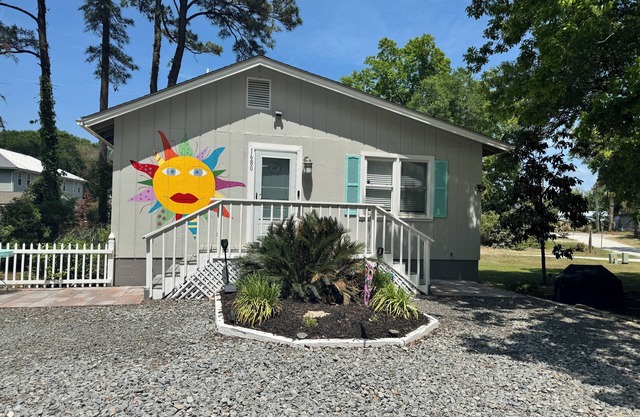 Sun, Sand & S’mores – Dog-Friendly OIB Stay