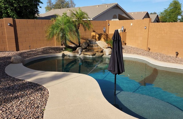 Relaxing 4 bdrm home w/ heated pool, great location for everything Phoenix!