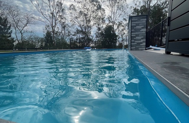 Relaxing Acreage Retreat – Pool, Spa & Media Room