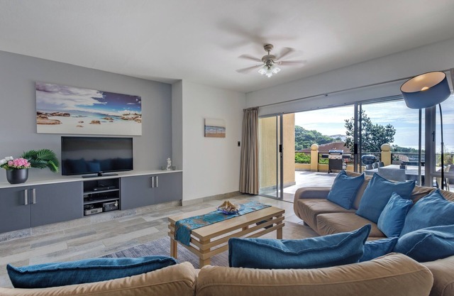 Relaxing Coastal Getaway | Scenic Balcony and Braai