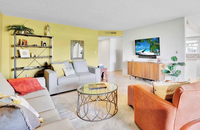 Relaxing Palm Springs Condo with Pool Access