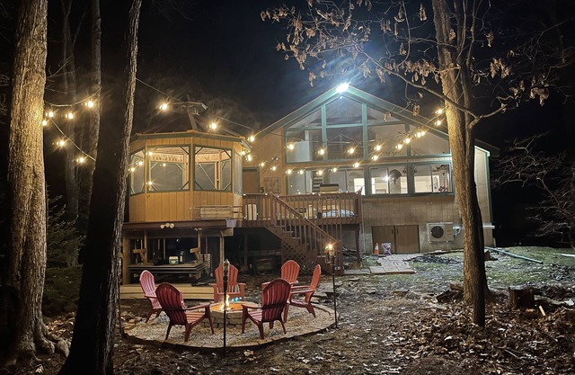 Relaxing Rustic ranch at Locust Lake! with beautiful views! Close to the Lake!