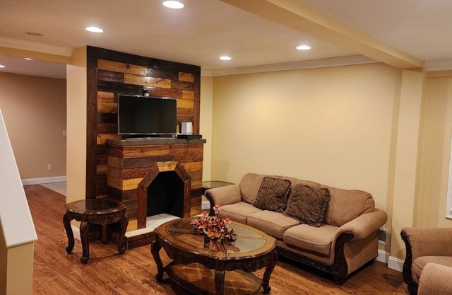 Remodeled 3 bedroom 1.5 bathroom house