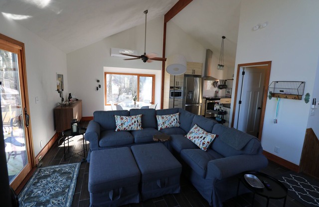 Chalet de esquí 3BR / 2BA recientemente remodelado en Tyro Slope, incluye pases para invitados