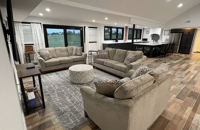Remodeled- Golf Course view