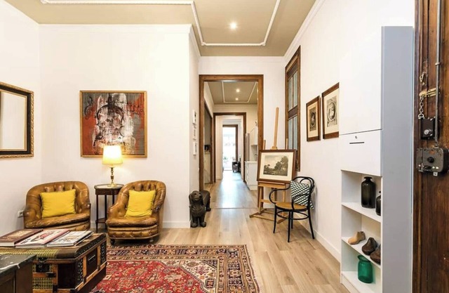 Apartamento renovado y con 4 suites.