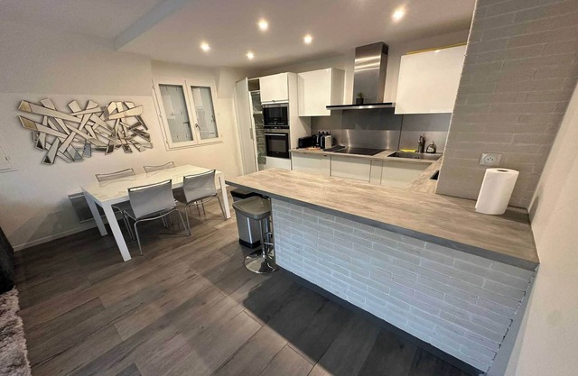 Apartamento reformado para 6 personas, piscina y tenis