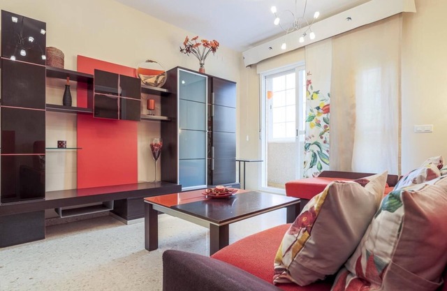 Apartamento reformado en Sevilla Barrio Macarena cerca parque Miraflores