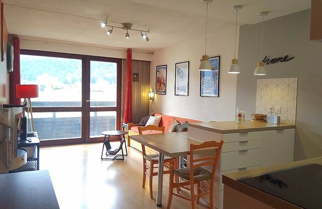 Apartamento renovado, 5 personas, balcón, cerca de pistas y centro, Autrans-Méaudre en Vercors