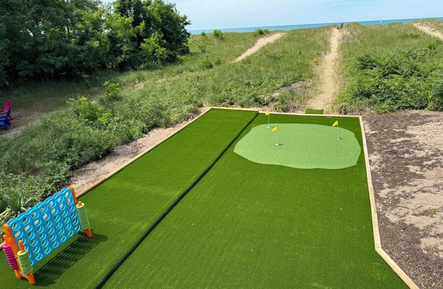 Casa de playa renovada ubicada justo en el lago Michigan