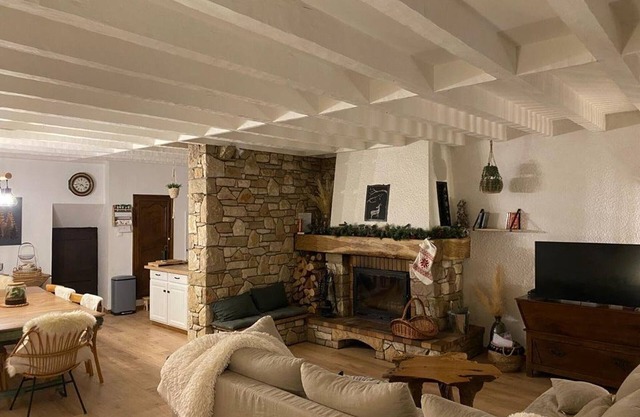 Casa Rural Renovada Vercors: Chimenea, Parking, Jardín Cerca de Pistas