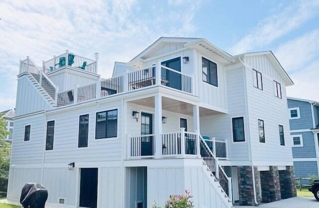 RENOVATED HOME ON THE OCEAN BLOCK!