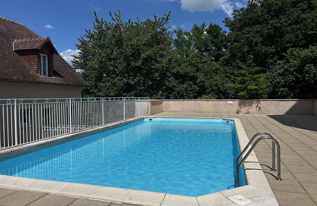 T2 renovado con piscina climatizada cerca de Thermas, estacionamiento y WIFI