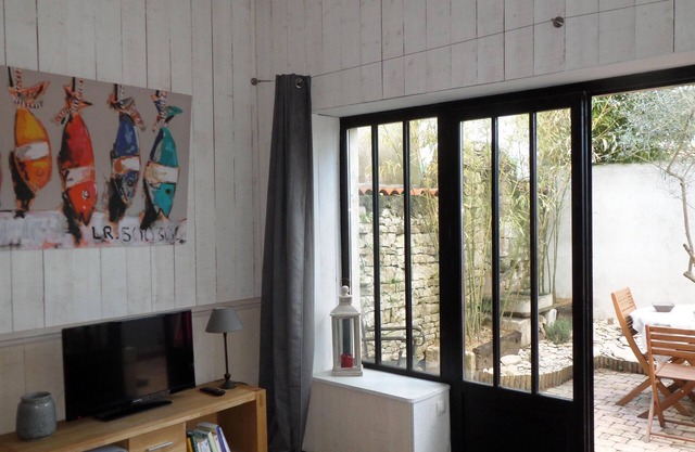 Bodega renovada, espíritu de taller 2/3 pers. ubicado en el corazón del pueblo