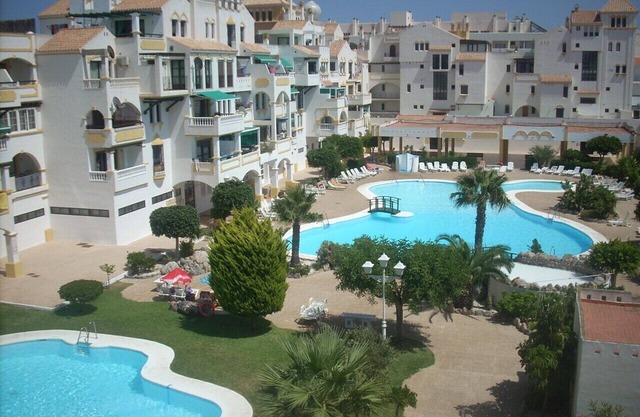 EL APARTAMENTO IDEAL PARA SUS VACACIONES, 50 M PLAYA,2 PISCINAS.