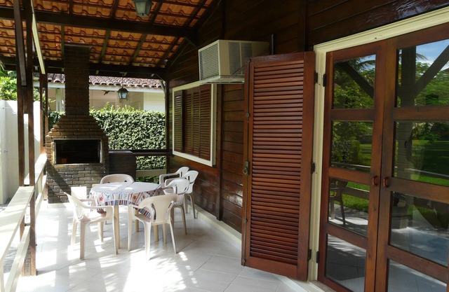 Casa en Guaecá con Aire Acondicionado, cond cerrado, barbacoa, Wifi, balcón