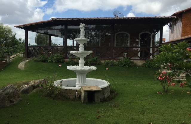 Alquiler y Venta de Casa acogedora con 4 hab, 2 suites en esquina Valle