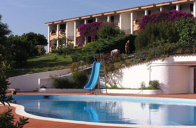 Residencia Pinnetta: apartamento de 4 plazas con piscina y wifi gratuitos