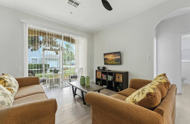 Resort Condo 3BR - Pool, Balcony, Near Disney