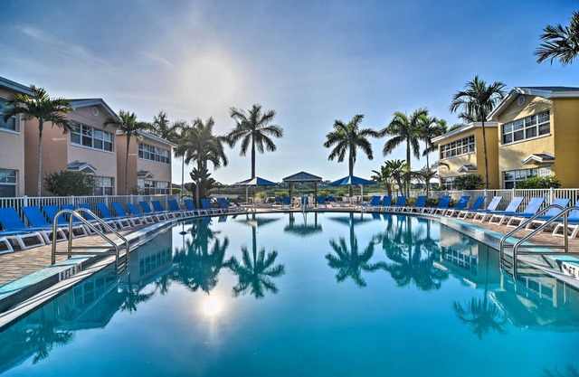 Resort Condo w/ Beach Access in Indian Shores!