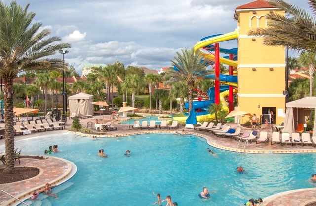 Fun in Fantasy very close to Disney 6pax