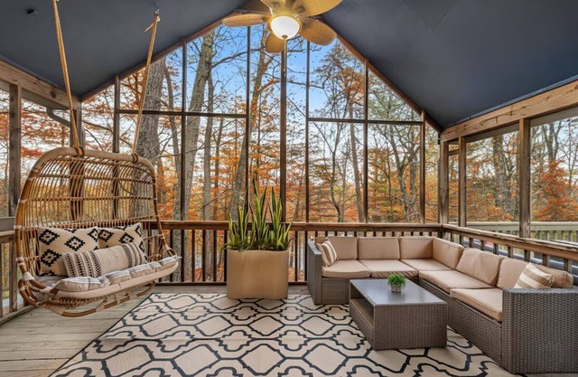 In-Resort Escape! Ski, Golf, Pickleball, Firepits, Arcade & Hot Tub