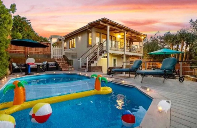 Majestic 5BR Villa with Guesthouse, Pool & Spa