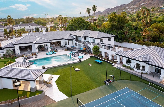 Summer Villa Getaway: Resort Life, Pickleball, Pool, Golf