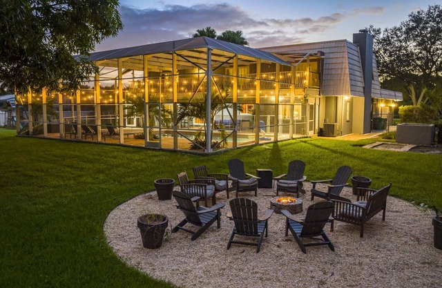 Reunion Resort 7 BR with POOL & Fun-spaces