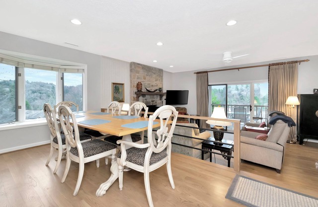 RHODODENDRON 4 WPM: 2 HAB / 2 BA condominio de 2 habitaciones en Blowing Rock, para 6 personas
