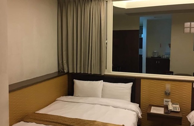 Ri Yue Hu Pan Hotel