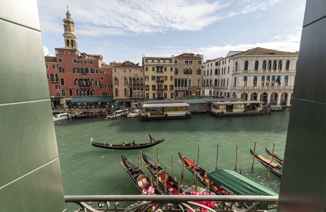 Rialto Grand Canal by Wonderful Italy