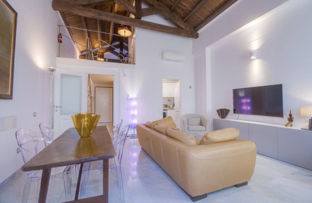 CASA DERECHA DEBIDA - APARTAMENTO EN LA CARACTERÍSTICA MARINA DE CAGLIARI.