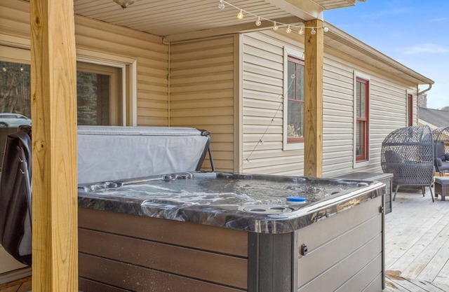 Right next to BB Ski area w/ Hot Tub & Game Room!