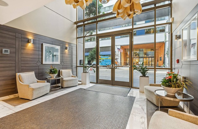 Rincon Hill 1 BR w/ Office by Anyplace - 11446