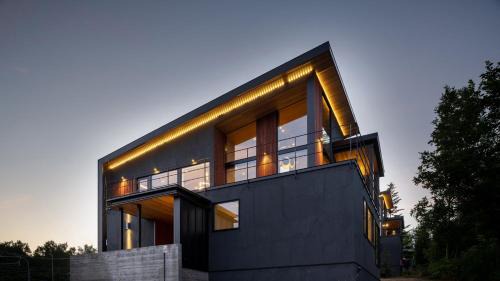 Rinzan Chalet by Elite Havens