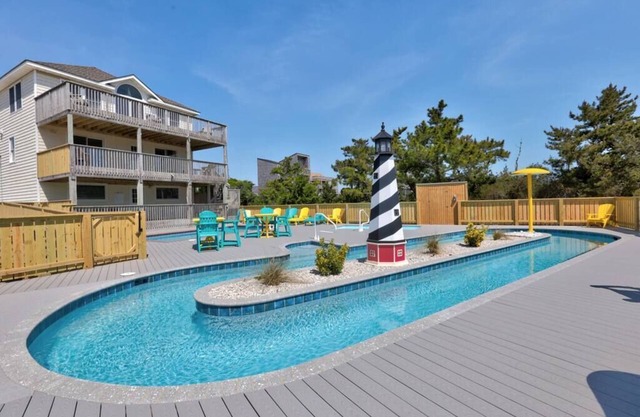 Rio Rodanthe: Oceanfront Paradise - Private Lazy River & Kiddie Pool +Elevator +