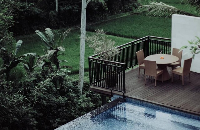 River 6 BR Private Pool - Adecuado para familias y desayuno incluido.