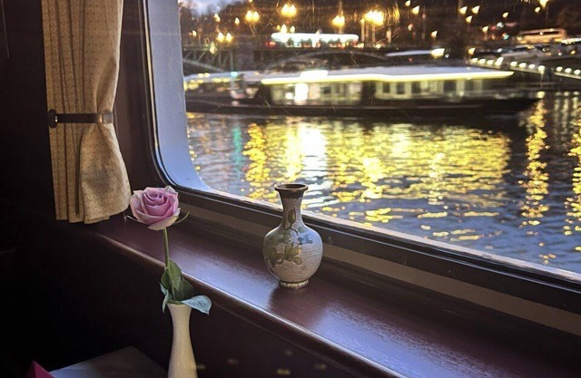 River Hotel