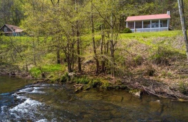 Cerca del río, pesca, bañera de hidromasaje, entradas GRATUITAS a atracciones de la zona.