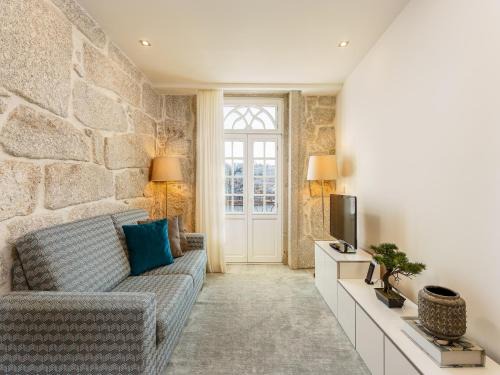 River-View Retreat in Porto