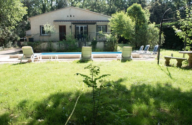 Encantadora casa con piscina privada a lo largo del río entre Aviñón y Uzes