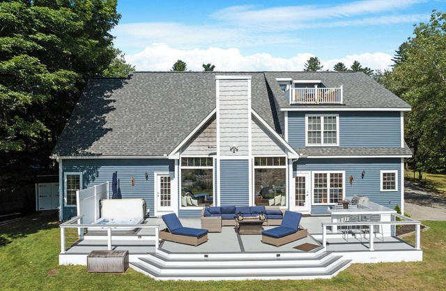 🏡✨ Luxury Riverfront Retreat | Hot Tub, Game Room & Pet-Friendly! 🐾🎮