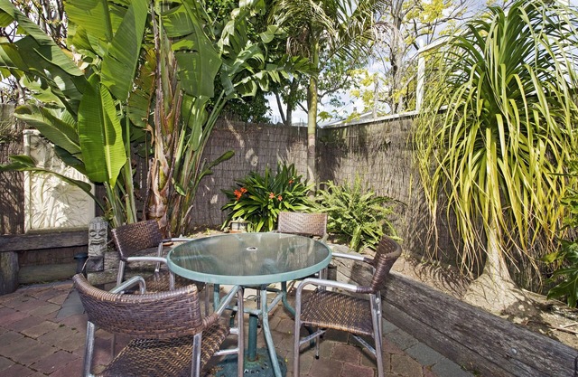 Riverside Villa - In the City by the River!