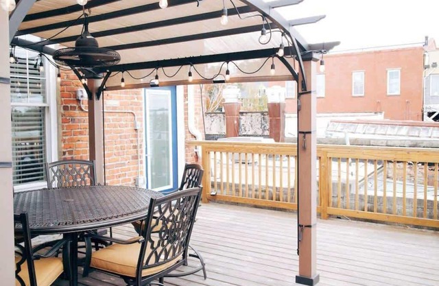 Riverwalk Condo - River & Battleship Views, cubierta con pérgola, a pie de TODO!