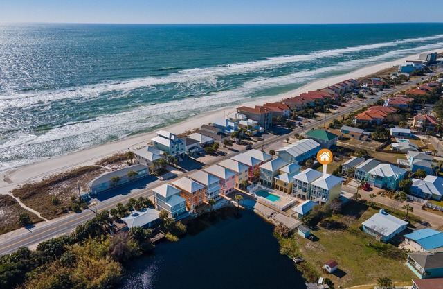Riviera Sunrise - Chic, Modern, Pool and Beach Access