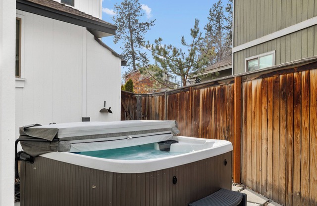 Fam-Friendly| Hot-tub | 30min to MT Bachelor