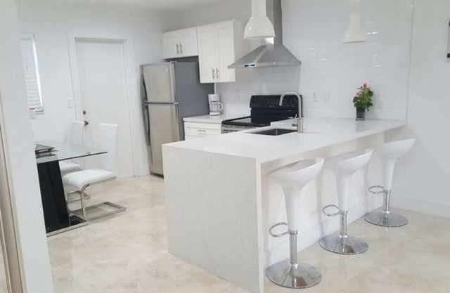 ★ Rocking 2 BR Apt ★ Cerca de Hard Rock Casino & Beach