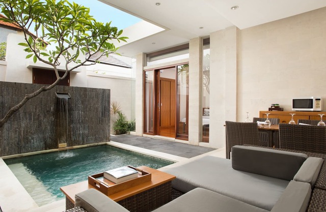 Romantic 1BR Pool Villa - walkable to Beach