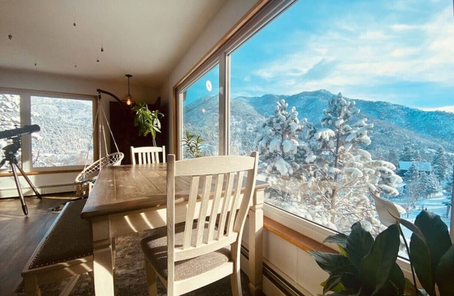 Romantic Home w/ Hot Tub, Mt. Views & Art